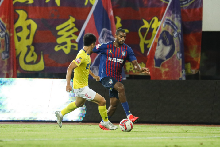 开云- 法兰克福队长复出即进球，老将经验助力逆转战局  